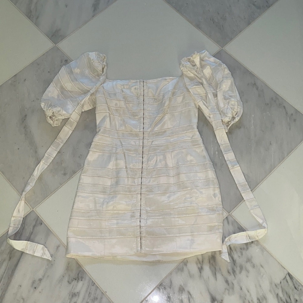 clip down design dress